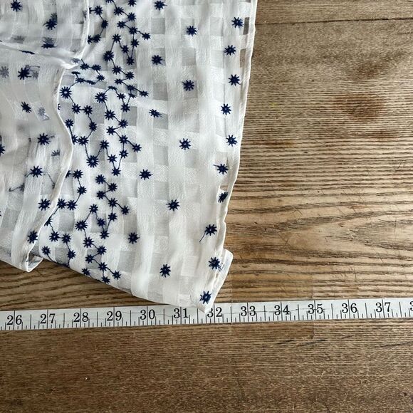 Boutique Devlin White Dress with Blue Embroidered Flowers Small tiered dress ruf - Picture 8 of 9